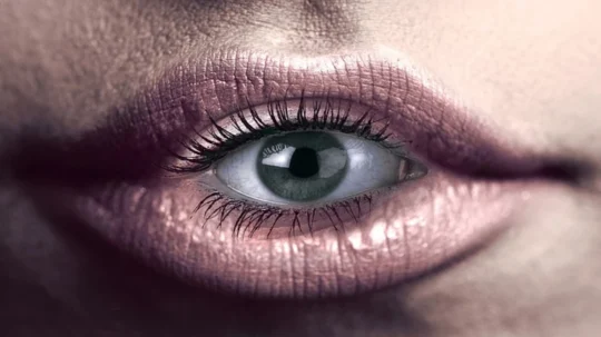 10 impactantes frases narcisistas femeninas que te dejarán sin palabras
