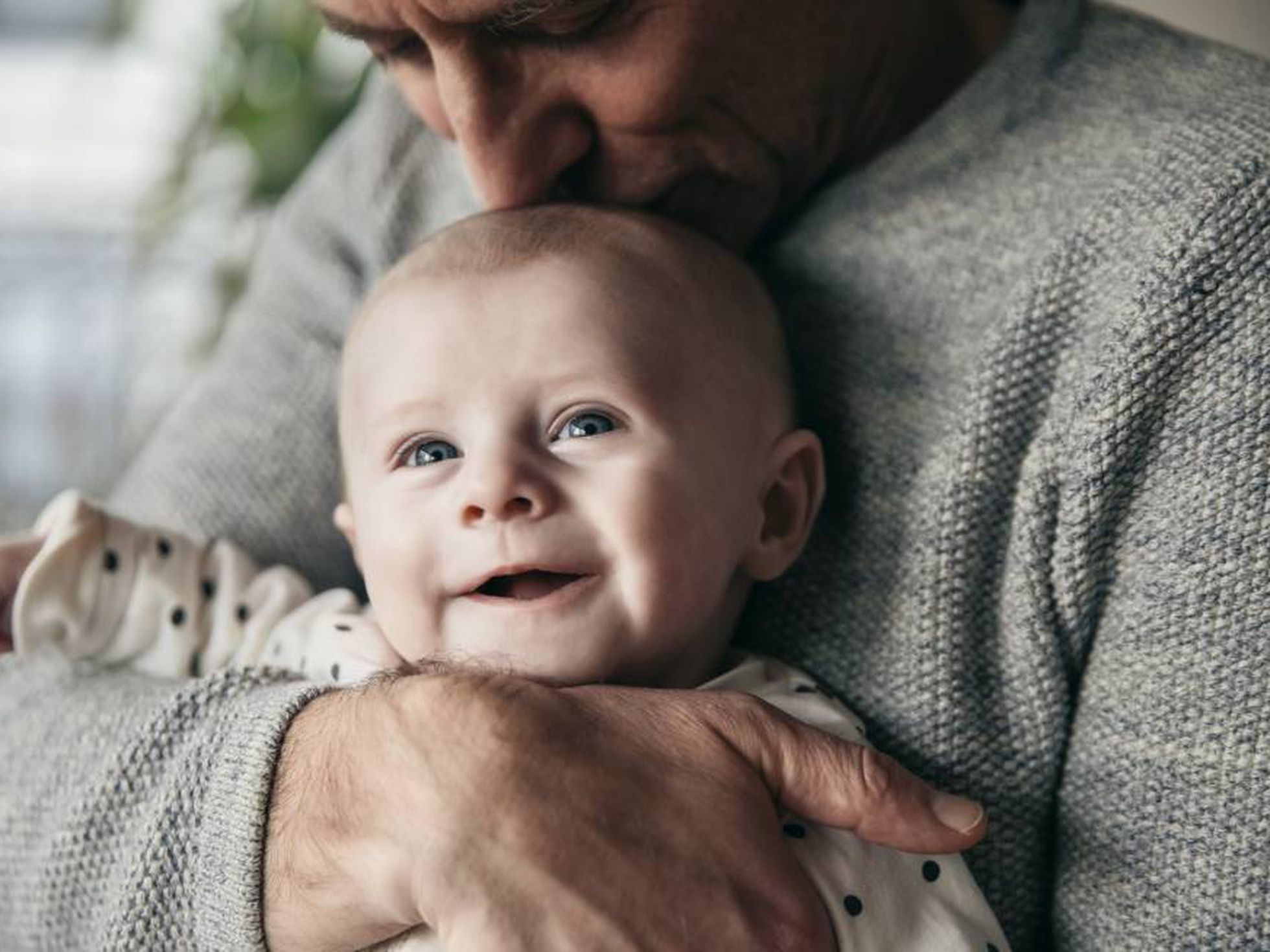 Dependencia emocional madre-hijo adulto: Cómo superarla y fomentar la independencia