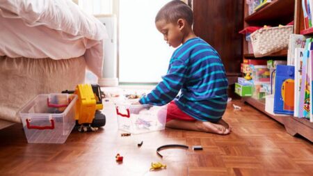 Por qué mi hijo ordena sus juguetes en fila: una mirada psicológica